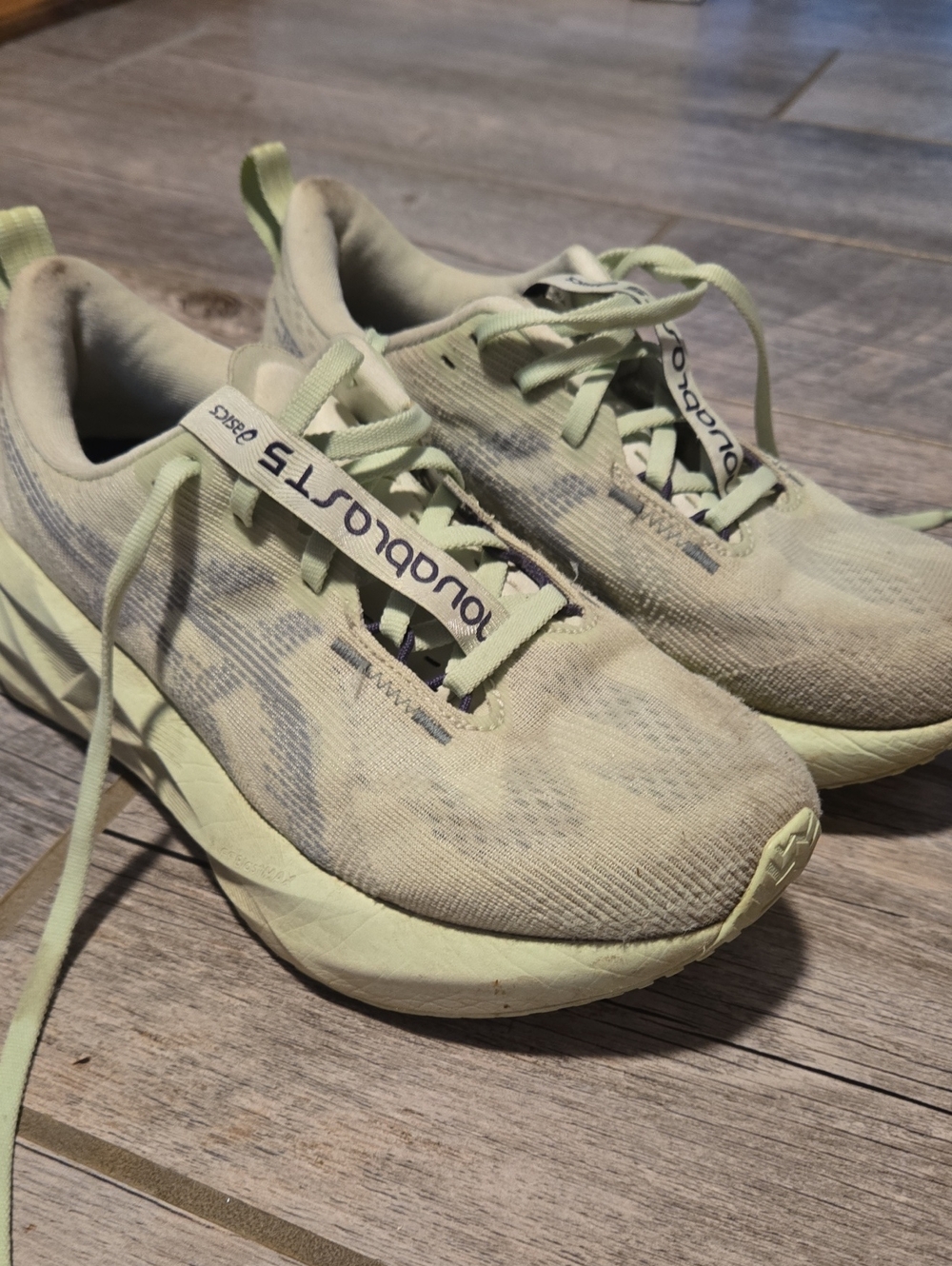 ASICS Women’s Novablast5